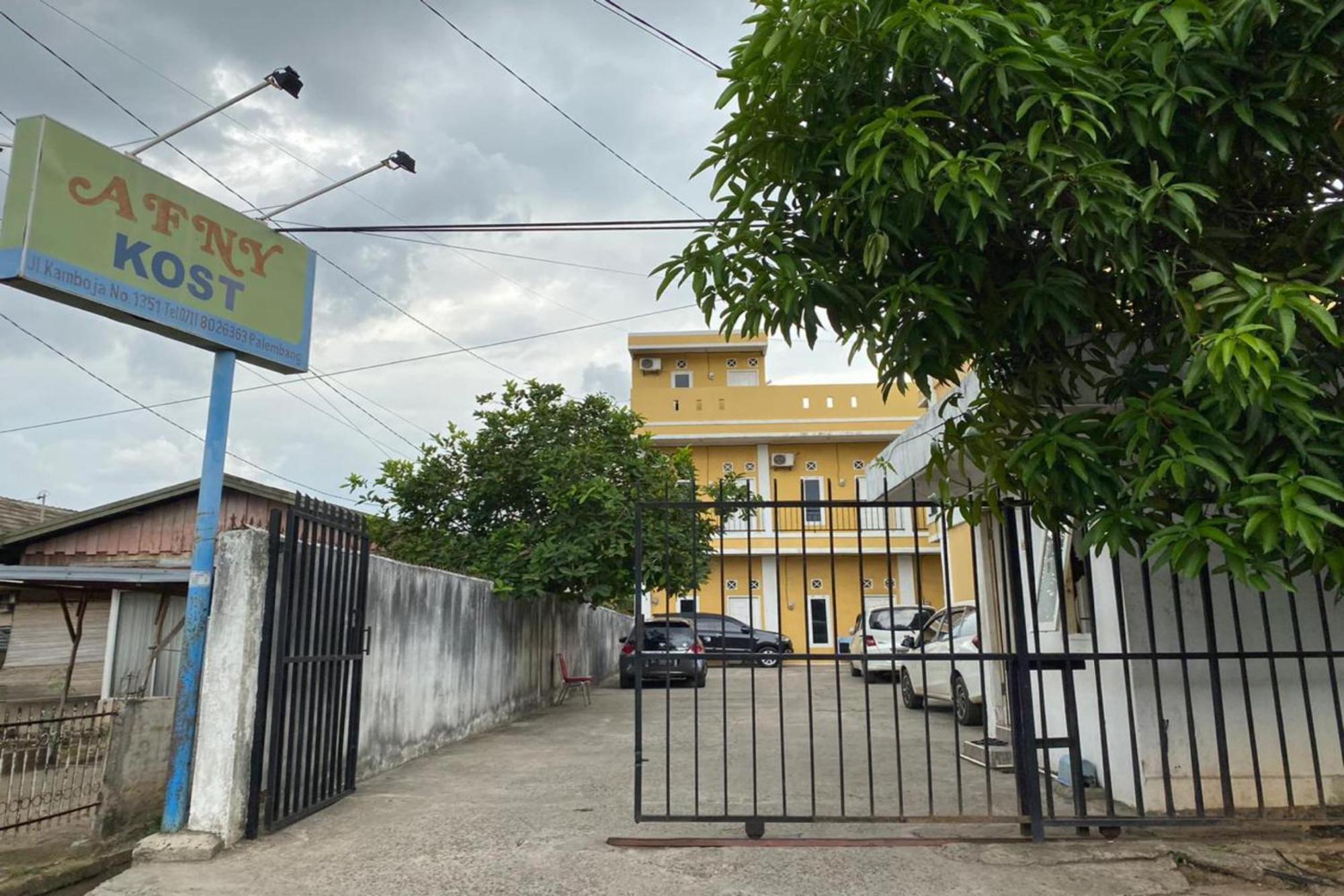 Oyo Life Afny Kost 1 Palimbão Exterior foto