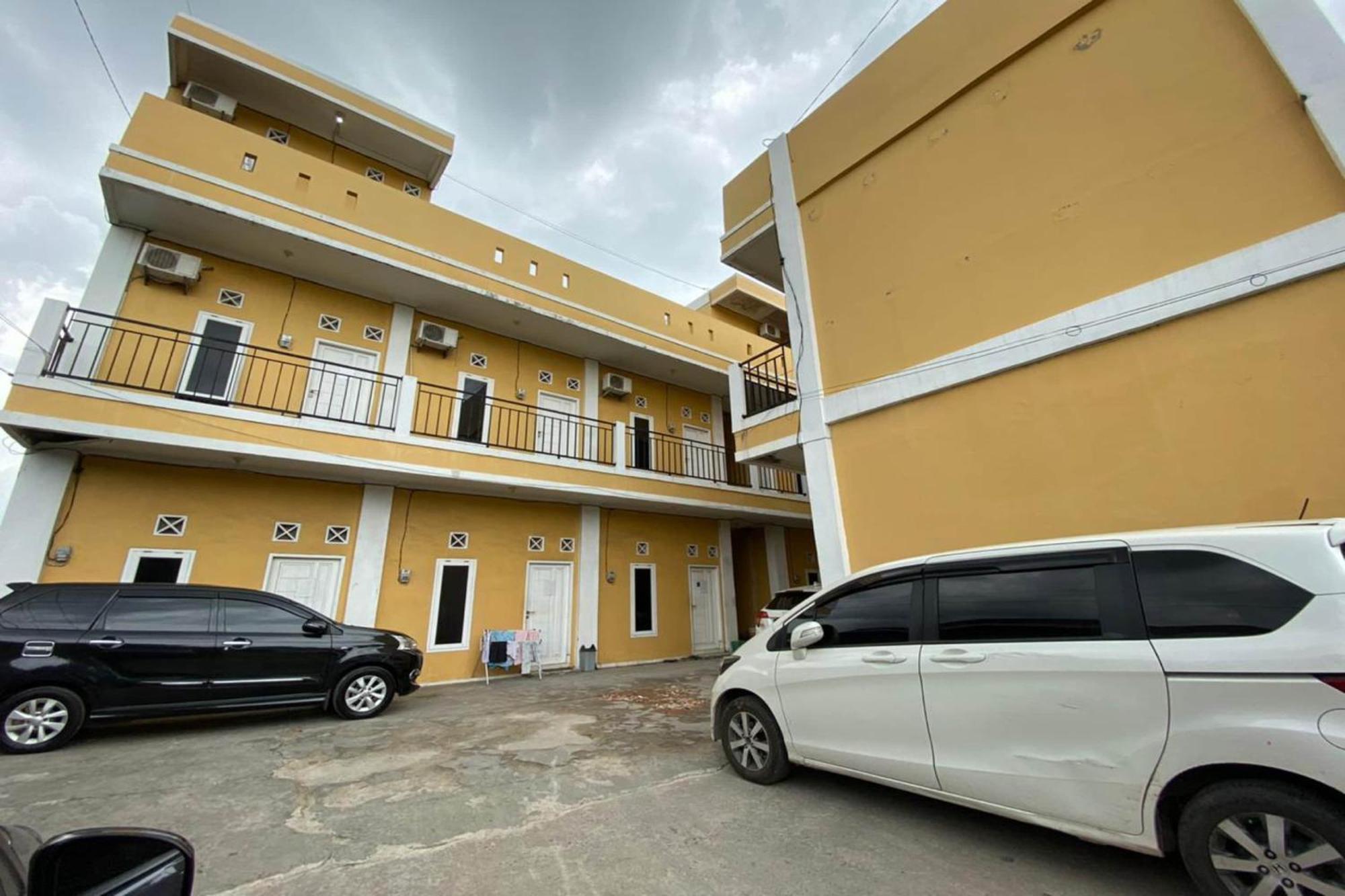 Oyo Life Afny Kost 1 Palimbão Exterior foto
